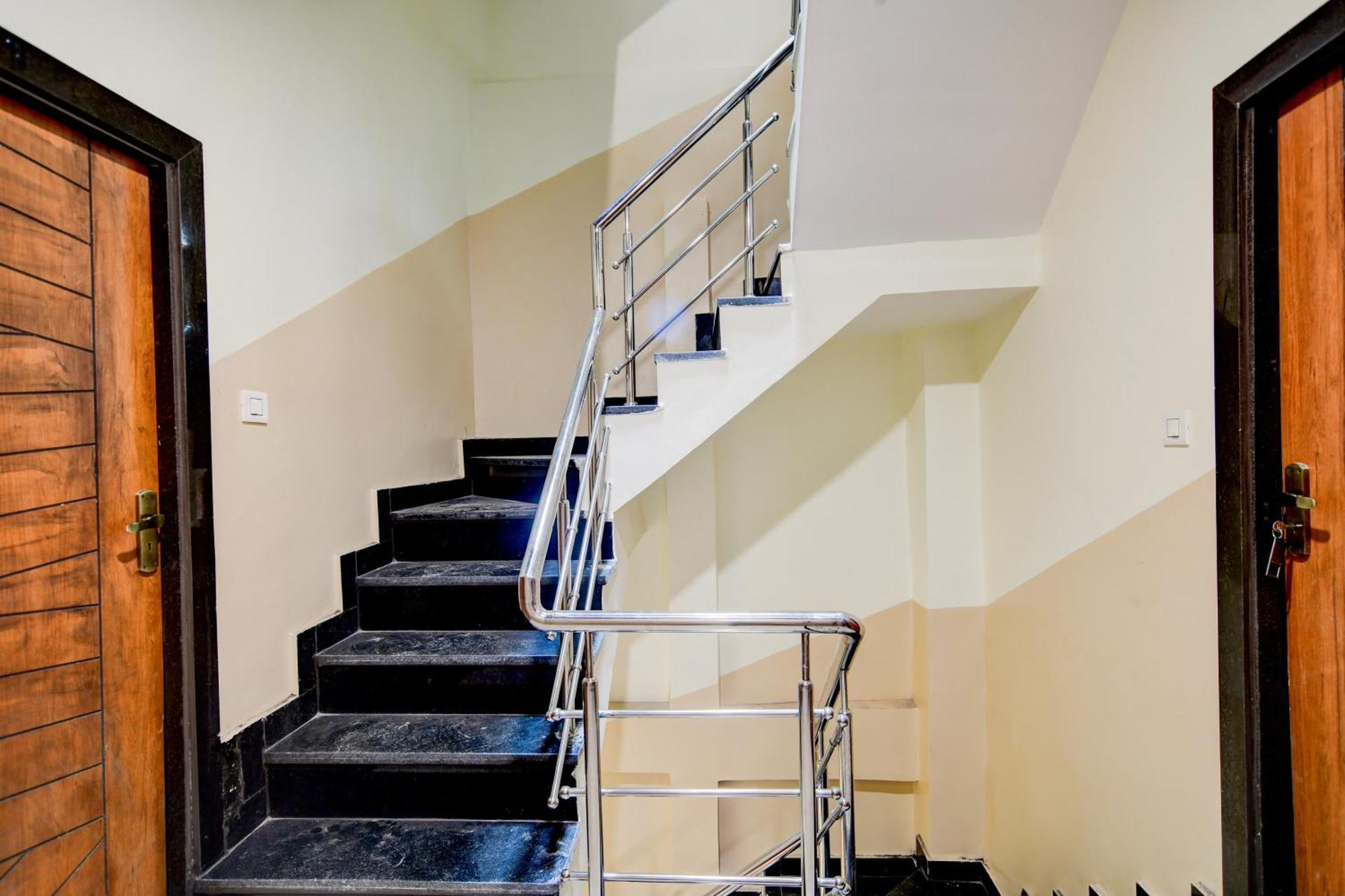 Super Hotel O D.V Near Medanta Hospital Indore Bagian luar foto