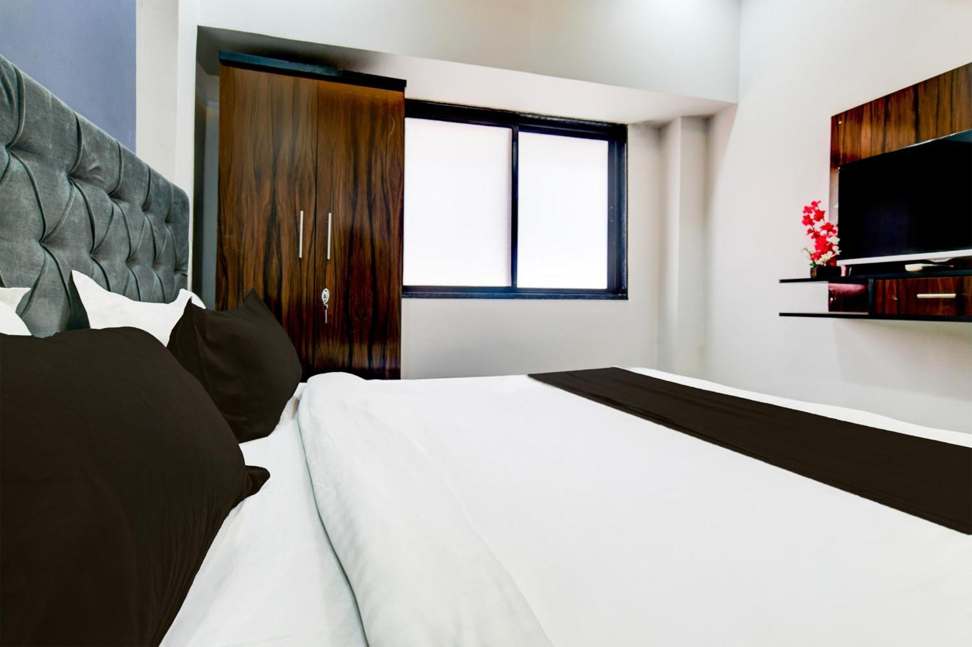 Super Hotel O D.V Near Medanta Hospital Indore Bagian luar foto