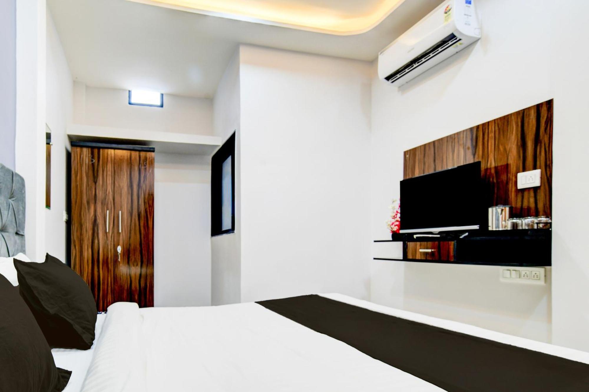 Super Hotel O D.V Near Medanta Hospital Indore Bagian luar foto